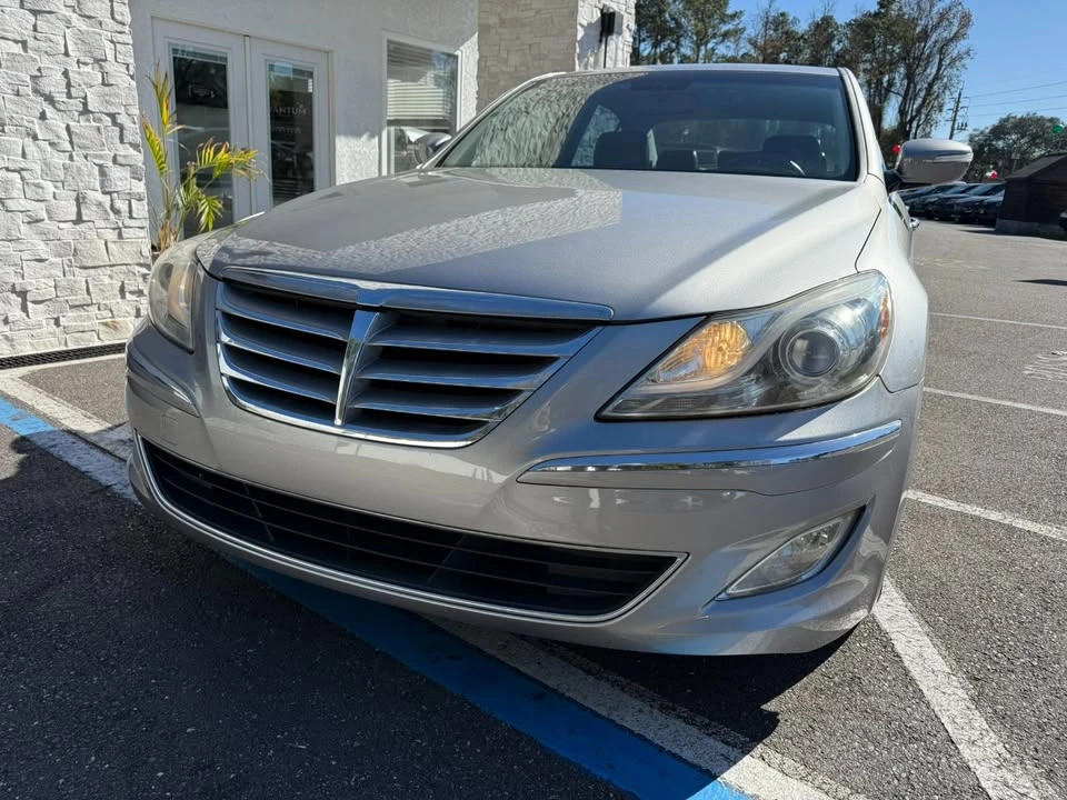 2013 Hyundai Genesis - Image 10 of 20