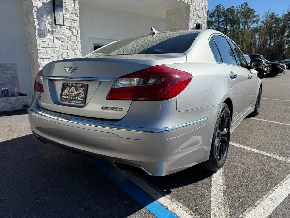 2013 Hyundai Genesis - Image 17 of 20