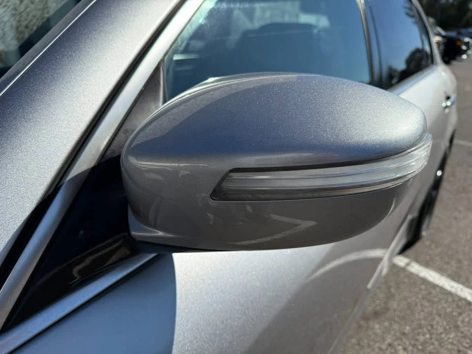 2013 Hyundai Genesis - Image 13 of 20