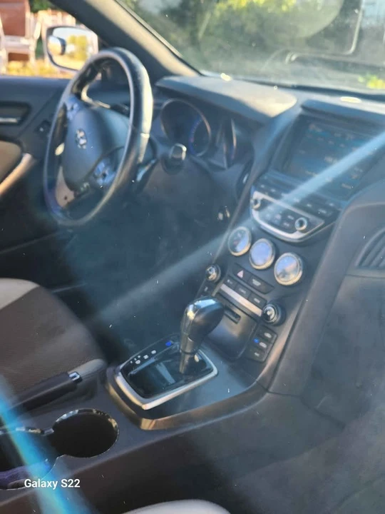 2013 Hyundai Genesis - Image 6 of 8