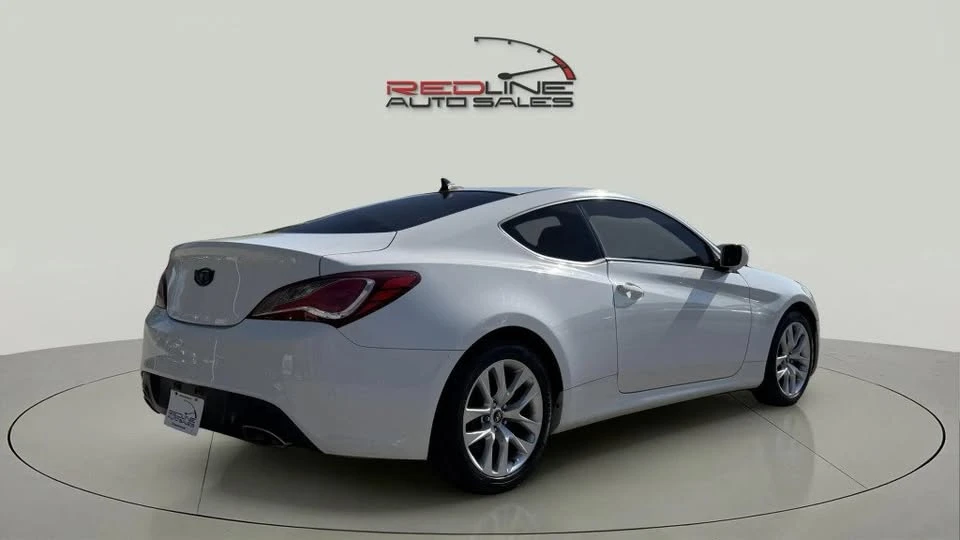 2013 Hyundai Genesis - Image 5 of 12