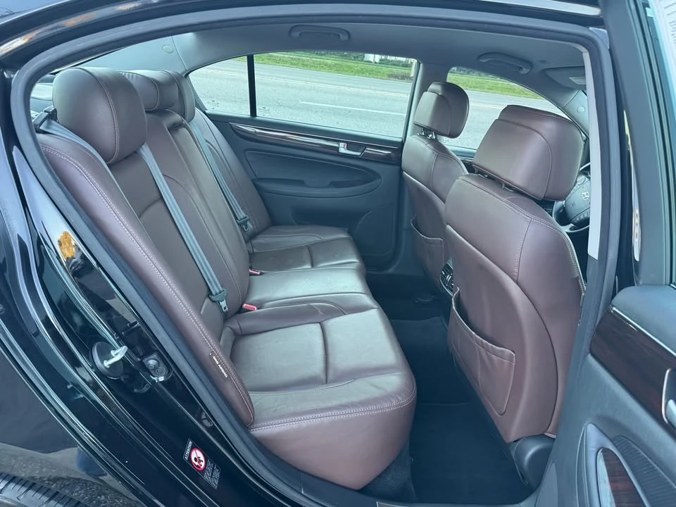 2013 Hyundai Genesis - Image 14 of 16