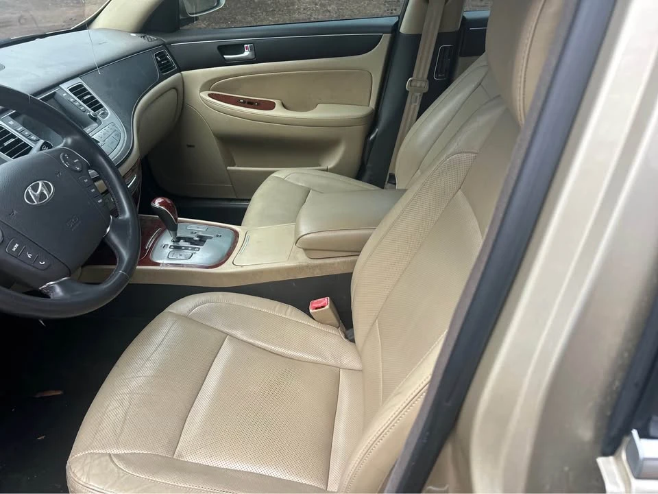 2013 Hyundai Genesis - Image 6 of 6