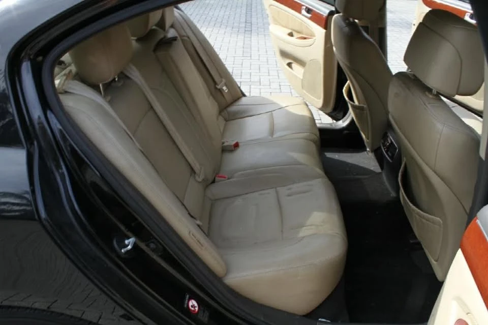 2013 Hyundai Genesis - Image 13 of 14