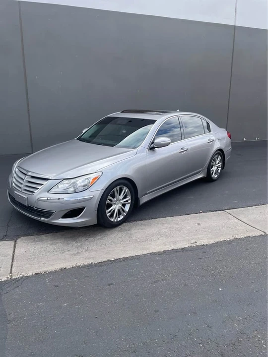 2013 Hyundai Genesis - Image 3 of 12