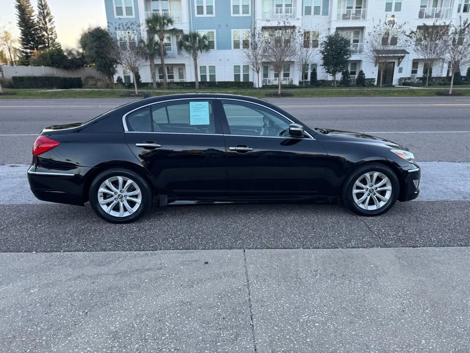 2013 Hyundai Genesis - Image 7 of 16