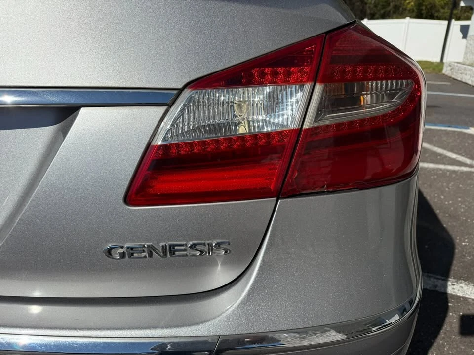 2013 Hyundai Genesis - Image 5 of 20