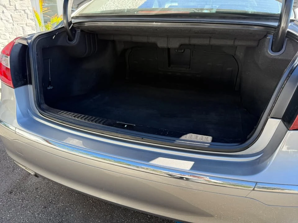2013 Hyundai Genesis - Image 19 of 20