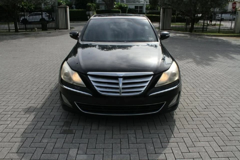 2013 Hyundai Genesis - Image 3 of 14