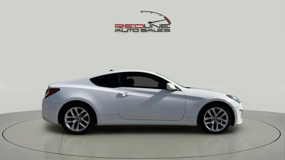 2013 Hyundai Genesis - Image 4 of 12