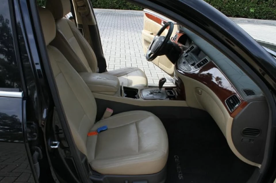 2013 Hyundai Genesis - Image 14 of 14