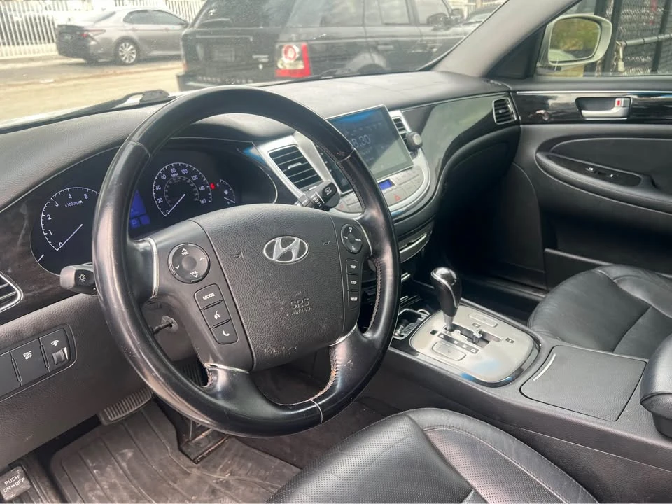 2013 Hyundai Genesis - Image 7 of 9