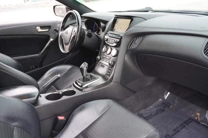 2013 Hyundai Genesis Coupe - Image 9 of 11