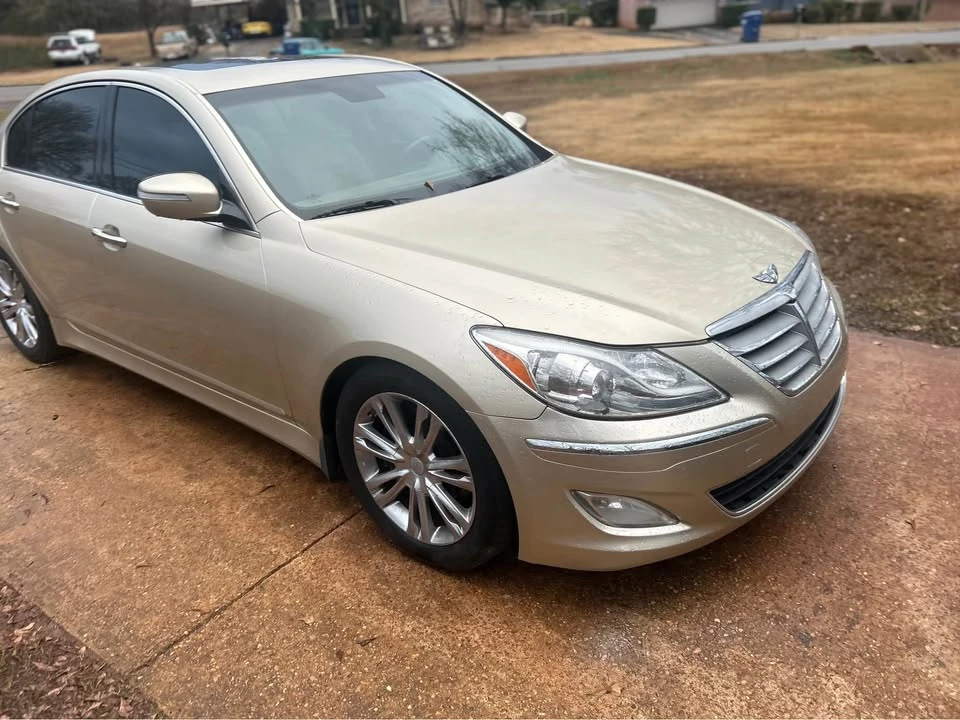 2013 Hyundai Genesis - Image 5 of 6