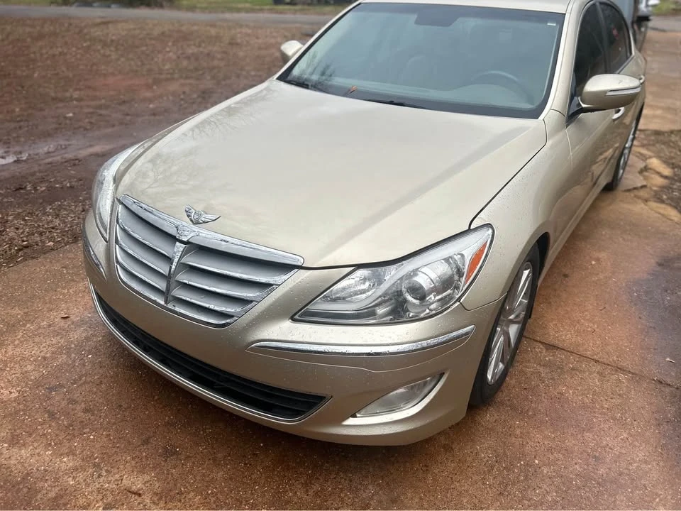 2013 Hyundai Genesis - Image 3 of 6