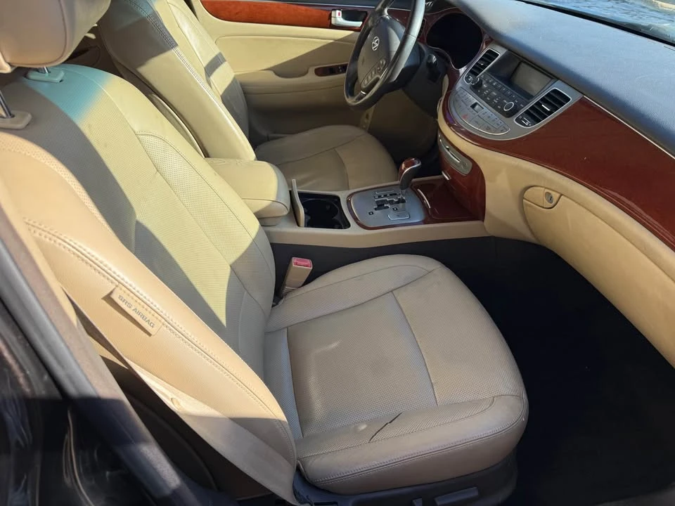 2013 Hyundai Genesis - Image 4 of 16