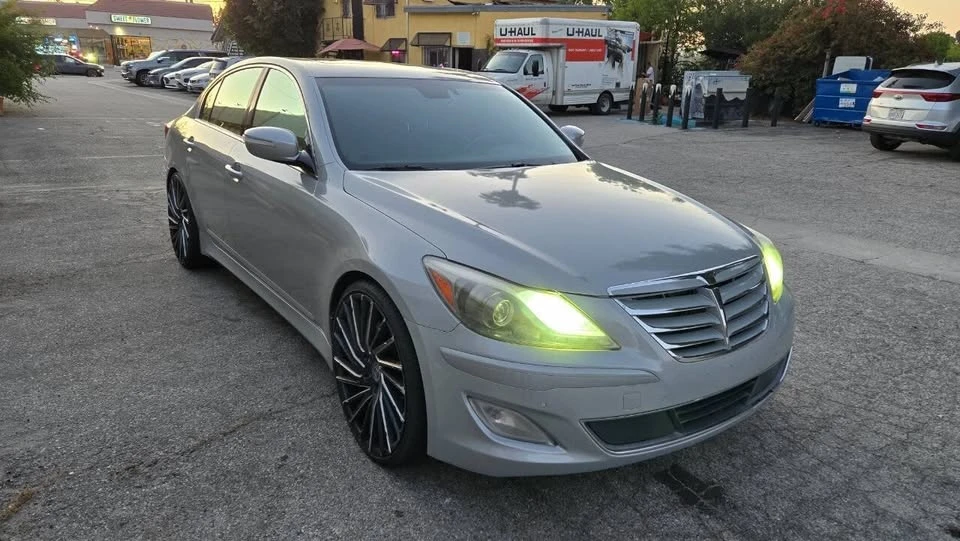 2013 Hyundai Genesis - Image 3 of 20