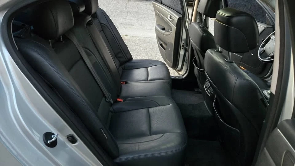 2013 Hyundai Genesis - Image 14 of 20