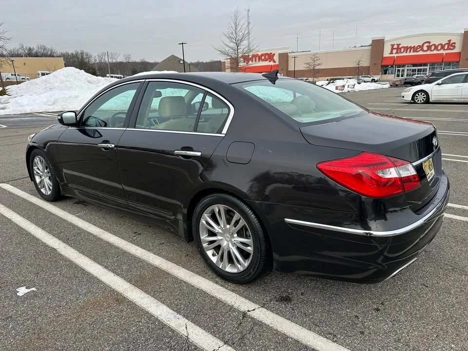 2013 Hyundai Genesis - Image 5 of 19