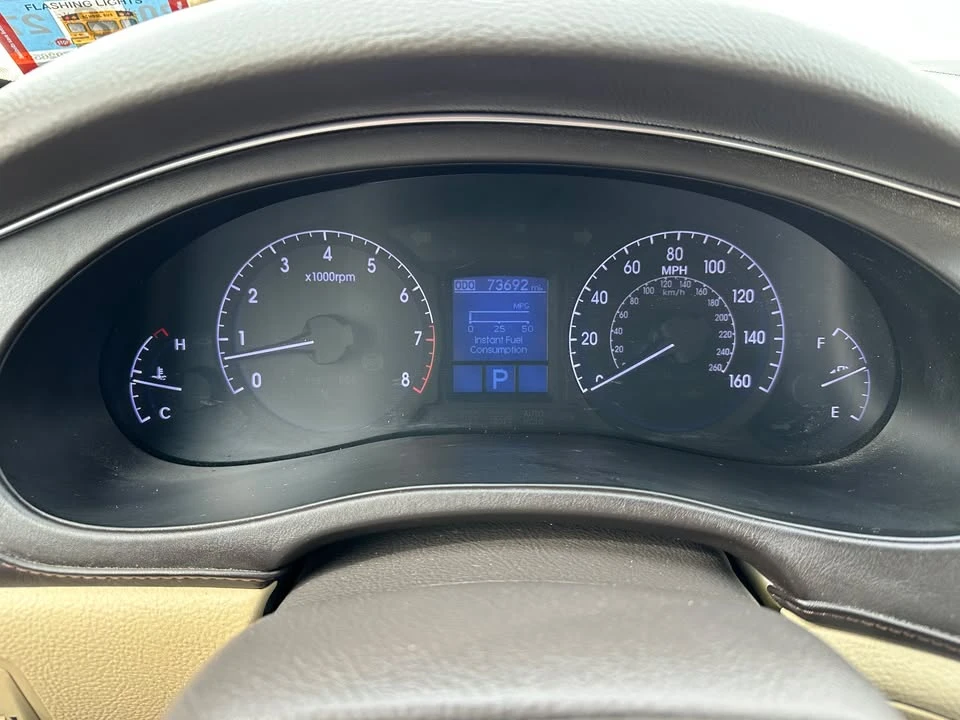 2013 Hyundai Genesis - Image 2 of 19