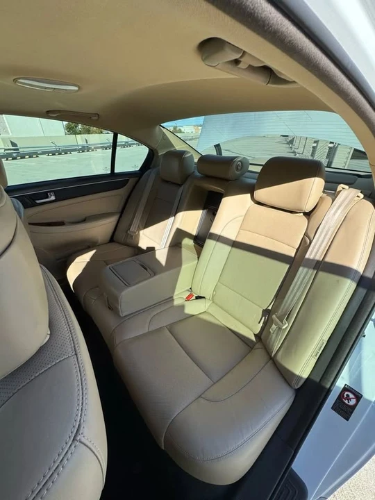 2013 Hyundai Genesis - Image 18 of 20