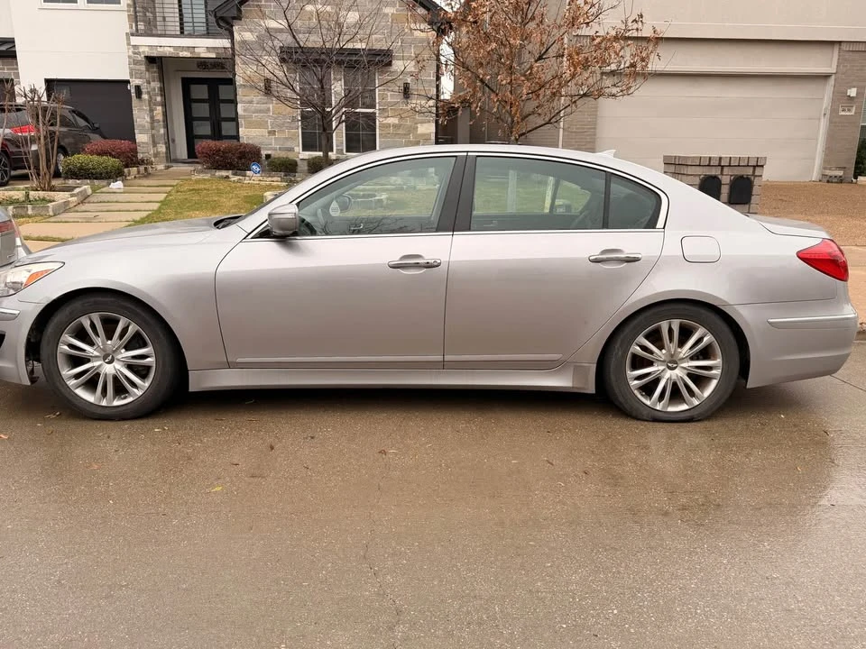 2013 Hyundai Genesis - Image 3 of 3