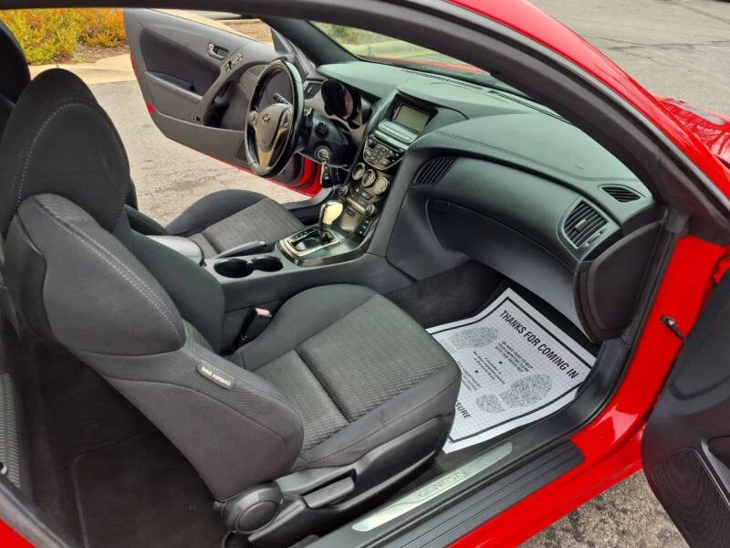 2013 Hyundai Genesis - Image 12 of 20