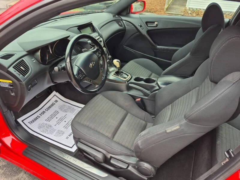 2013 Hyundai Genesis - Image 8 of 20
