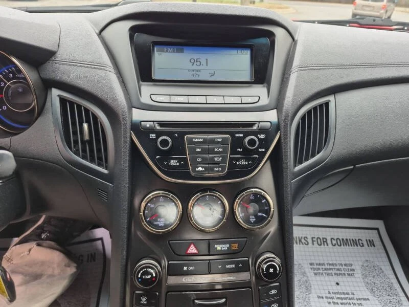 2013 Hyundai Genesis - Image 19 of 20