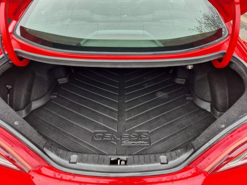 2013 Hyundai Genesis - Image 11 of 20