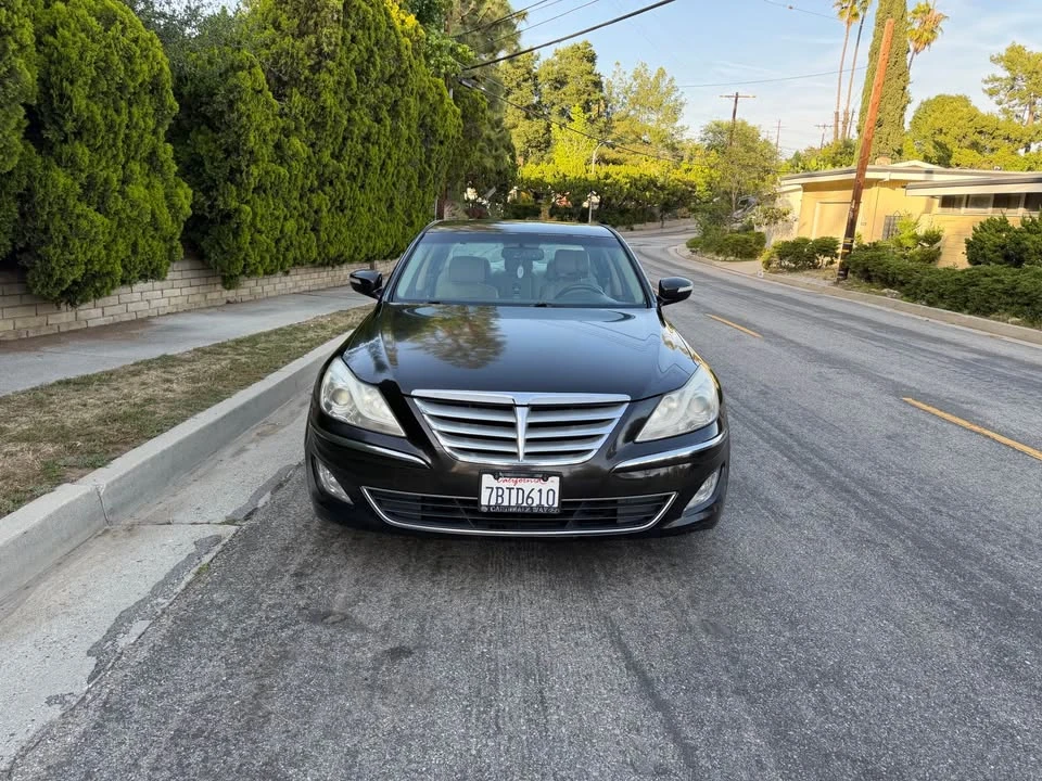 2013 Hyundai Genesis - Image 3 of 10