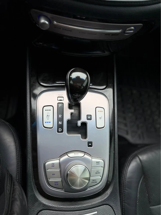 2013 Hyundai Genesis - Image 15 of 18