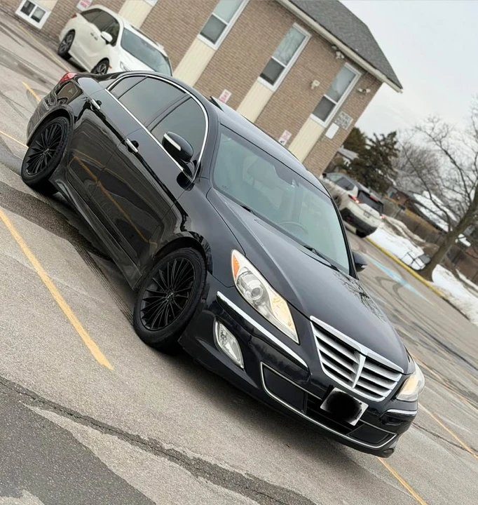 2013 Hyundai Genesis - Image 3 of 18
