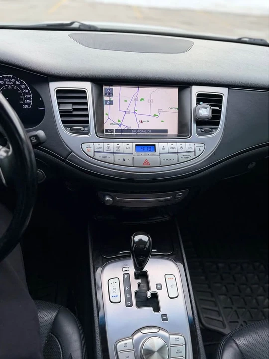 2013 Hyundai Genesis - Image 16 of 18