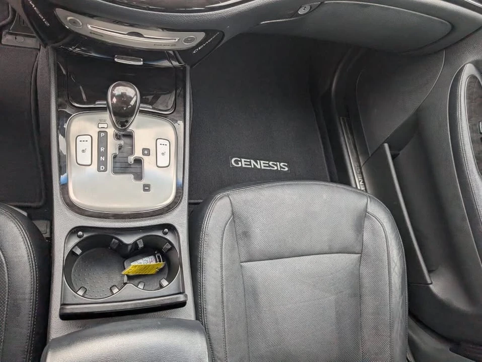 2013 Hyundai Genesis - Image 18 of 20