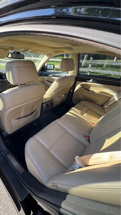 2013 Hyundai Genesis - Image 12 of 15