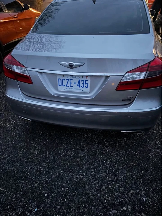 2013 Hyundai Genesis - Image 2 of 10