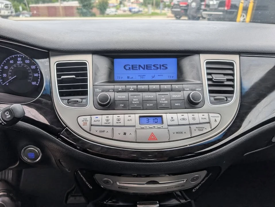 2013 Hyundai Genesis - Image 17 of 20