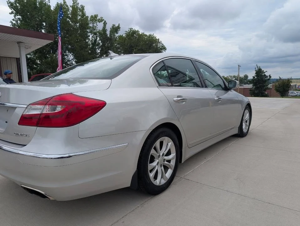 2013 Hyundai Genesis - Image 5 of 20