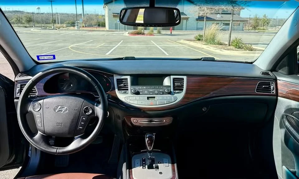 2013 Hyundai Genesis - Image 3 of 6
