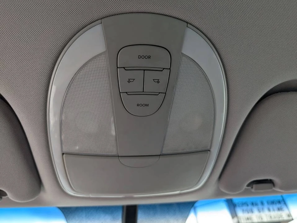 2013 Hyundai Genesis - Image 19 of 20