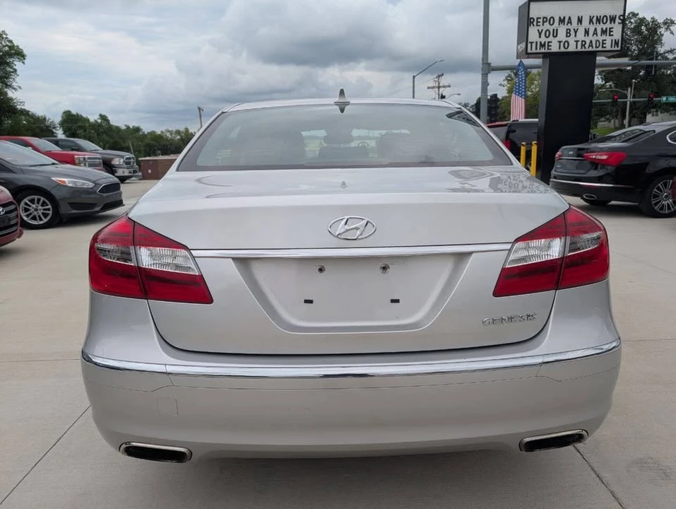 2013 Hyundai Genesis - Image 4 of 20