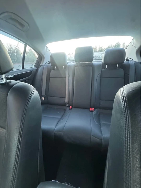 2013 Hyundai Genesis - Image 17 of 18