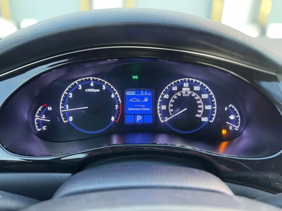 2013 Hyundai Genesis - Image 13 of 18