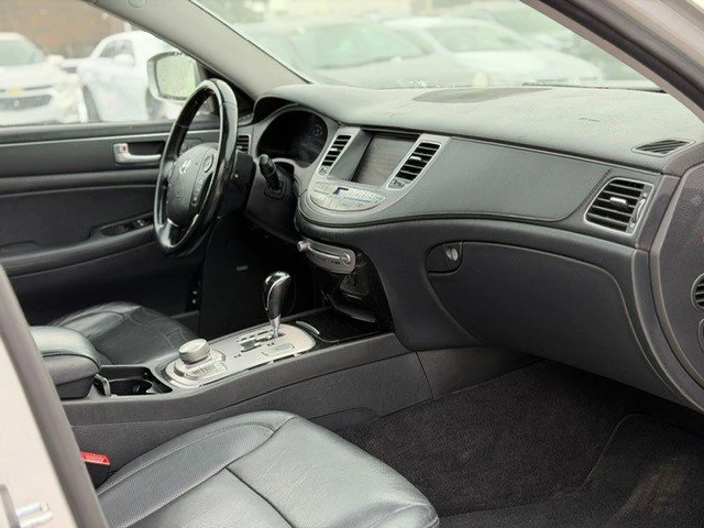 2013 Hyundai Genesis - Image 4 of 13
