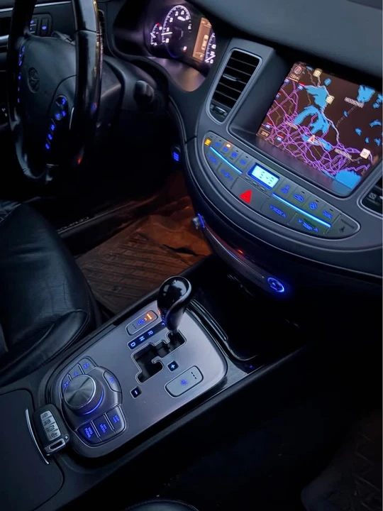 2013 Hyundai Genesis - Image 5 of 10