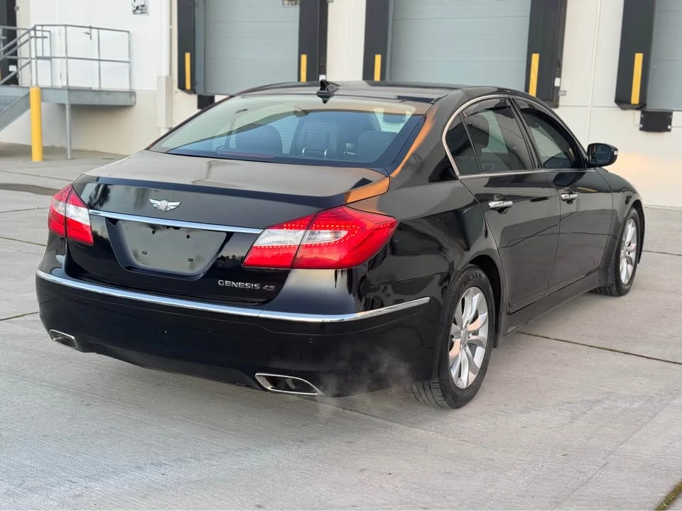 2013 Hyundai Genesis - Image 7 of 18