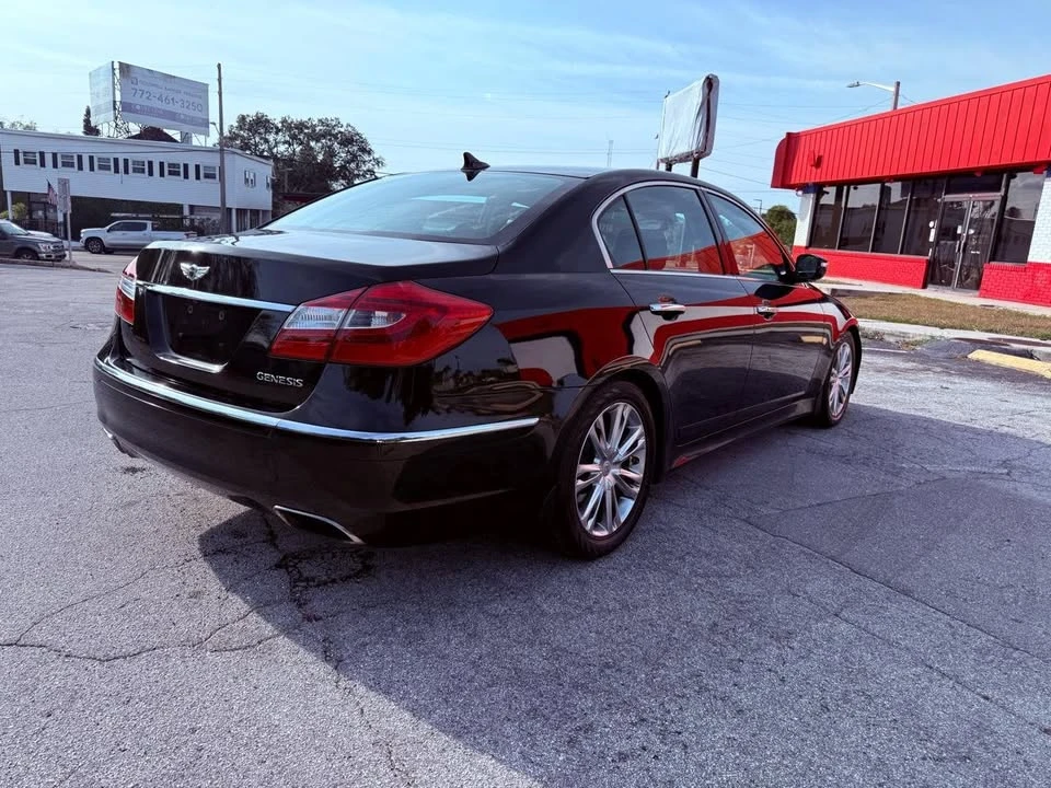 2013 Hyundai Genesis - Image 6 of 18