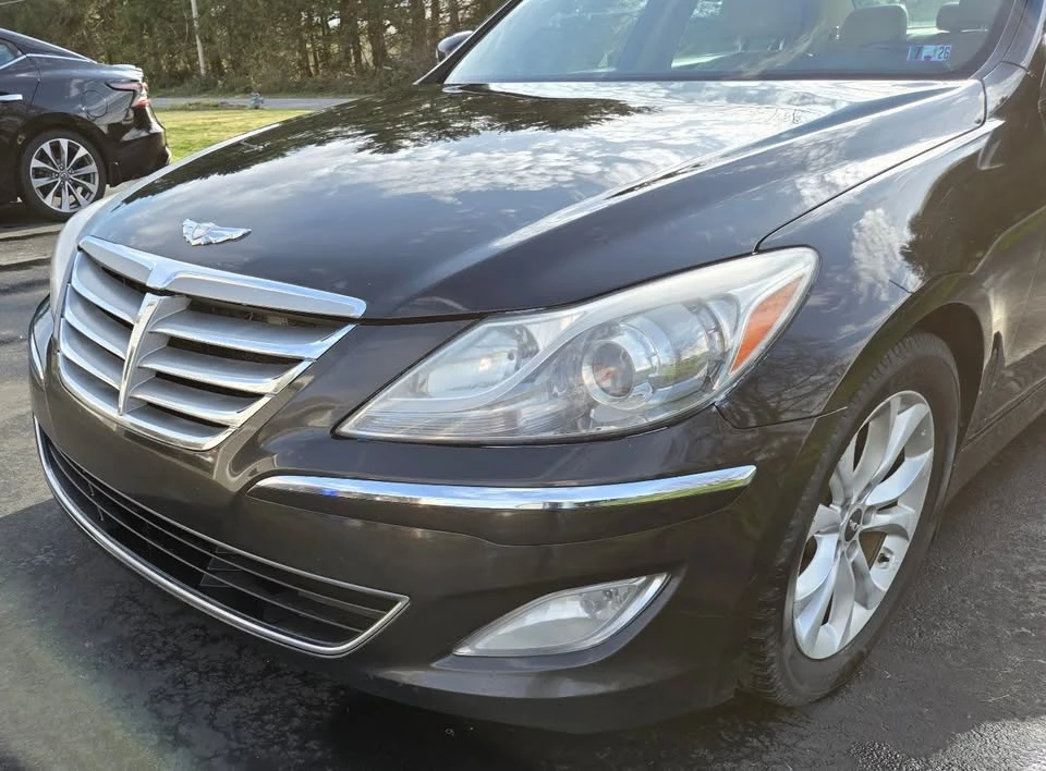2013 Hyundai Genesis - Image 4 of 15