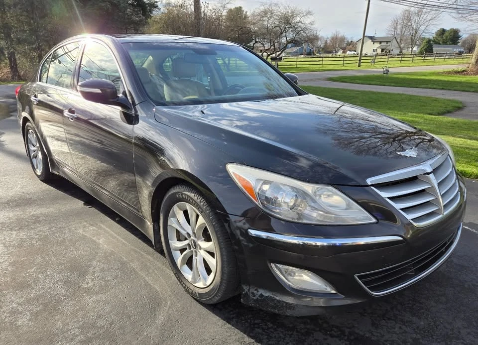 2013 Hyundai Genesis - Image 3 of 15